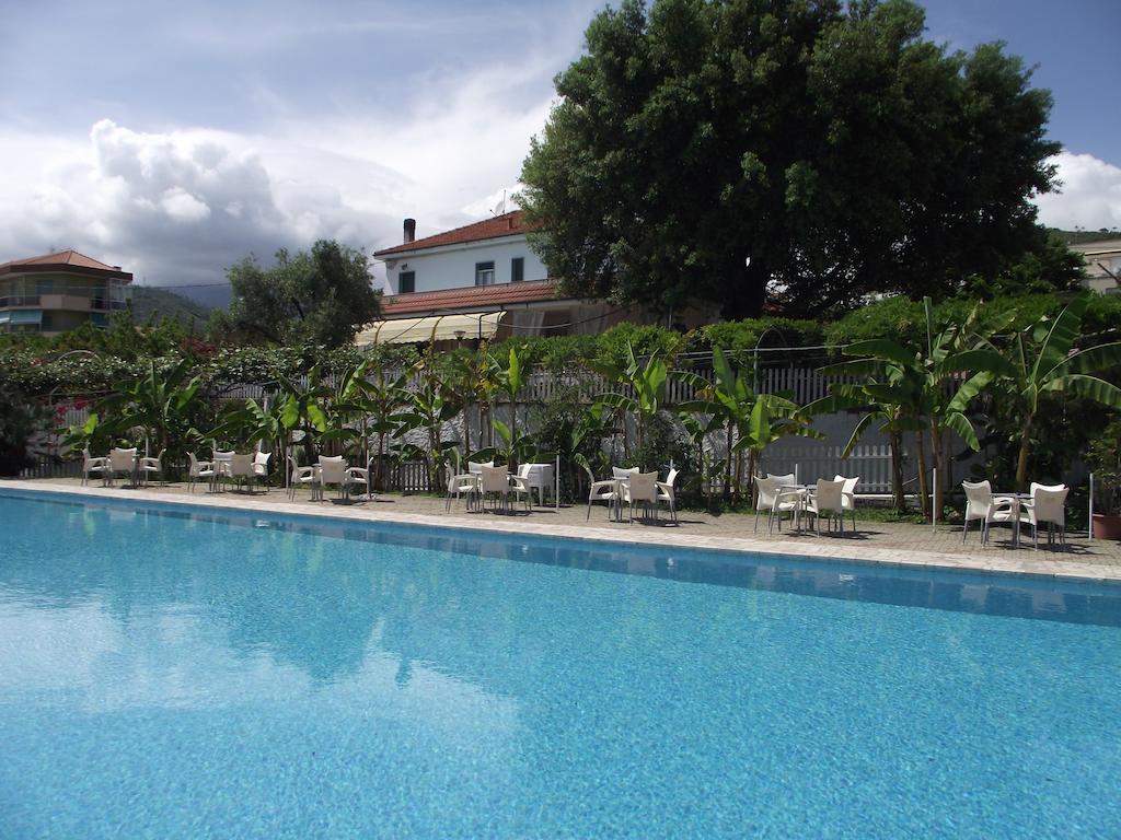 Riviera Apartments * Pietra Ligure