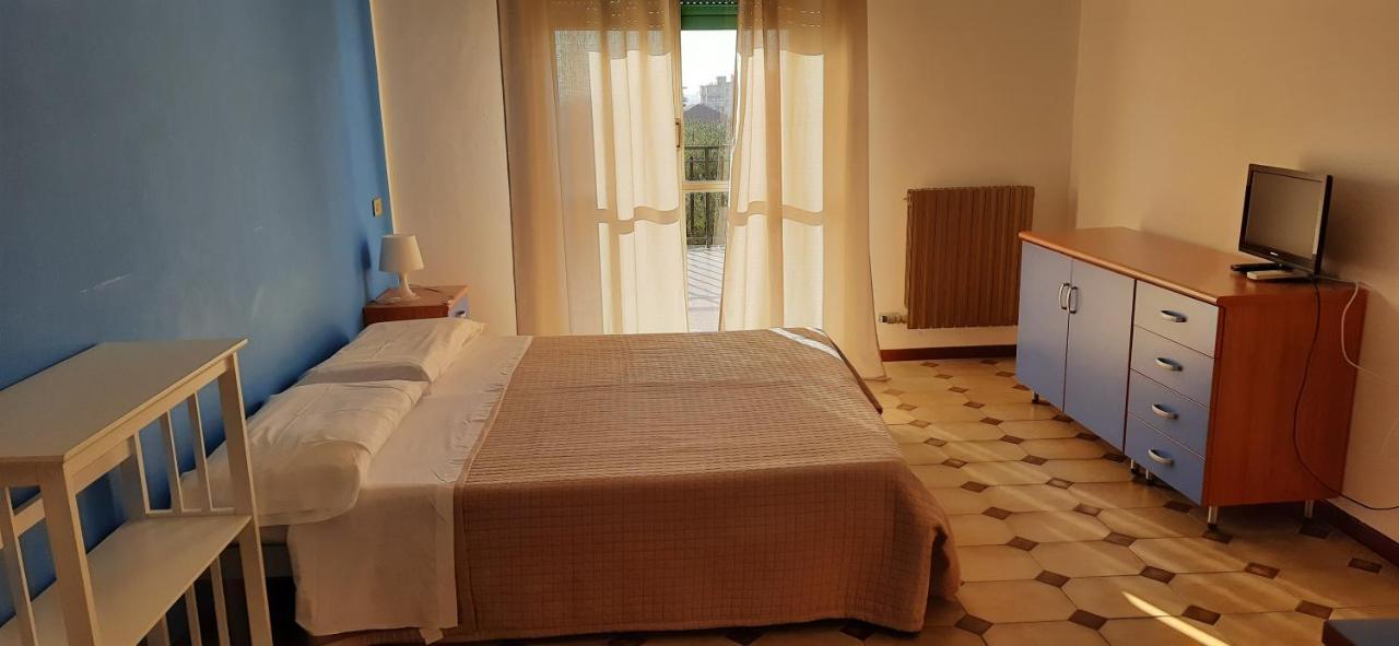 Riviera Apartments *